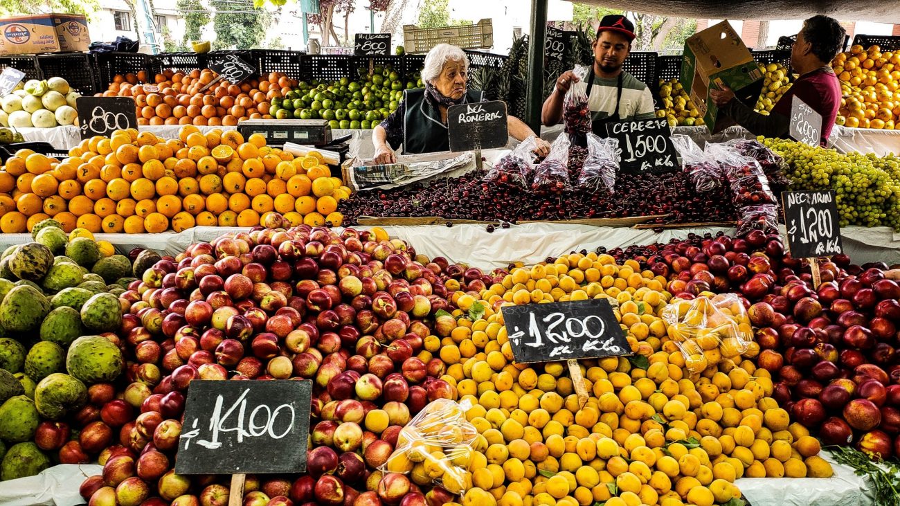 Feria de frutas y verduras, Ñuñoa, Santiago, Chile-unsplash