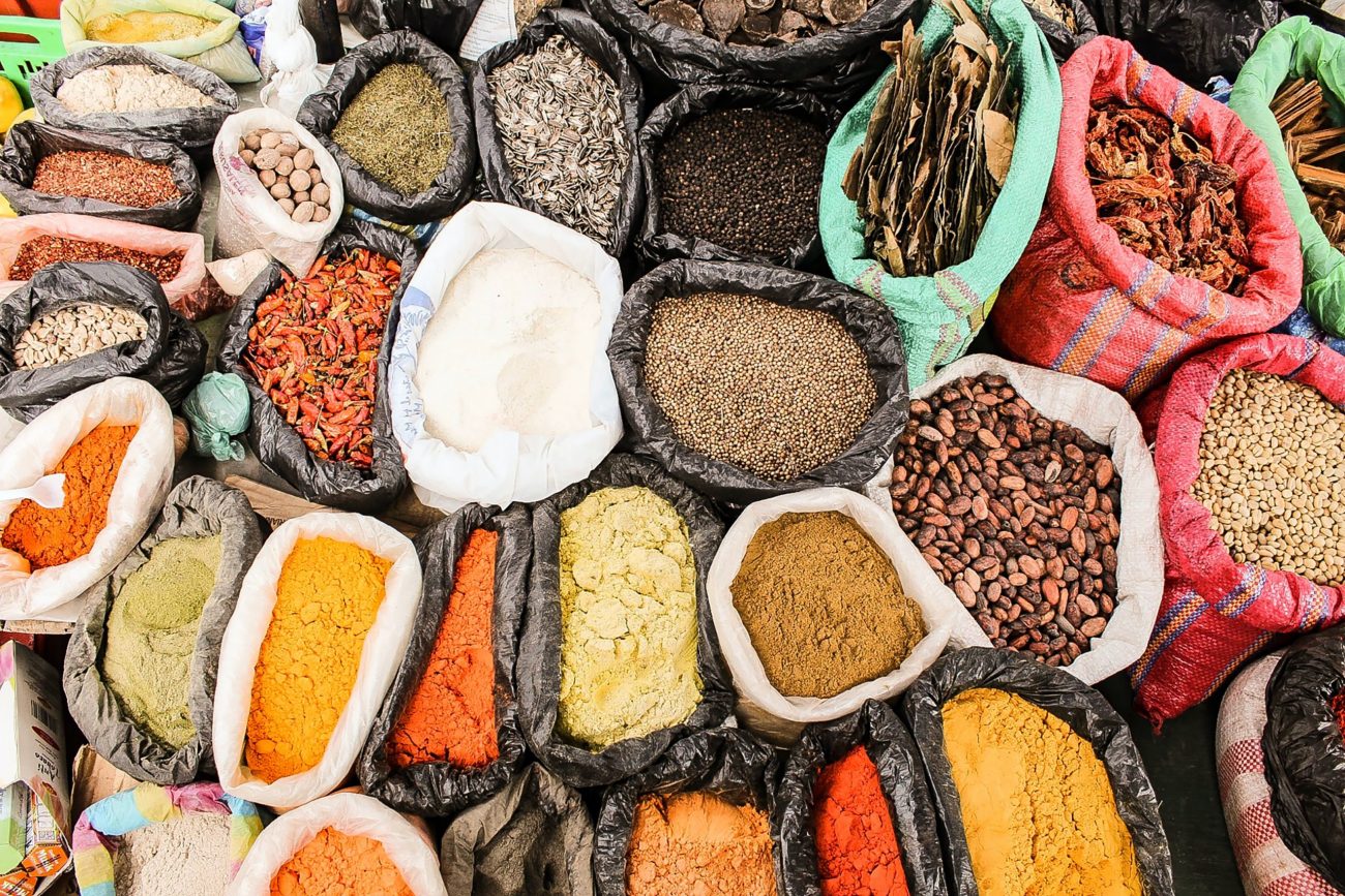 Mercado artesanal , Otavalo, Ecuador-unsplash